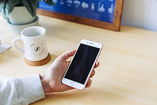 Apple выплатит по 65 долларов пользователям старых iPhone