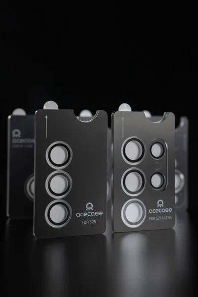 Защитное стекло на камеру AceCase для iPhone 16/16+
